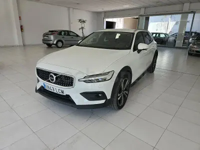 Usado Volvo V60 CC Pro 190 CV (139 kW) 2020 Blanco Familiar