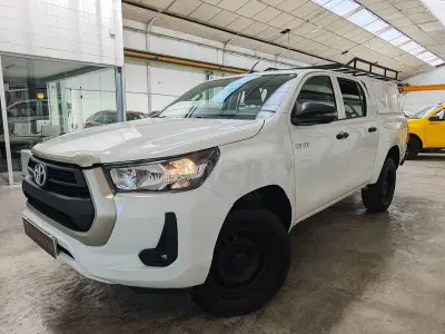 Usado Toyota HiLux 150 CV (110 kW) 2021 Blanco Pickup/Camioneta