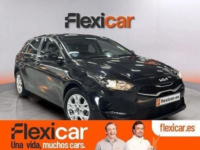 Usado Kia Ceed 136 CV (100 kW) 2023 Negro Utilitario