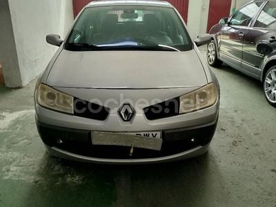 Gris / plata Usado 2005 Renault Mégane II Authentique Berlina | 2100 € (Precio justo)