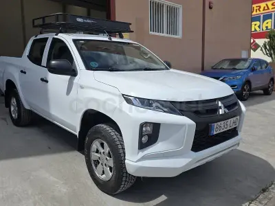 Usado Mitsubishi L200 154 CV (113 kW) 2018 Blanco Pickup/Camioneta