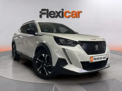 Usado Peugeot 2008 Allure 130 CV (95 kW) 2023 Blanco SUV