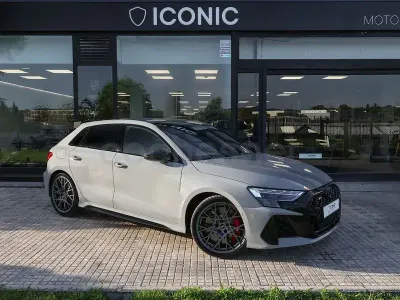 Nuevo Audi RS3 400 CV (294 kW) 2026 Gris / plata Berlina