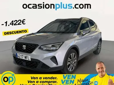 Usado Seat Arona Style 110 CV (80 kW) 2023 Plateado SUV