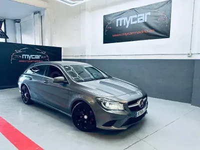 Usado Mercedes CLA200 Shooting Brake Urban 136 CV (100 kW) 2015 Gris / plata Familiar