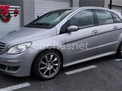 Usado Mercedes B180 109 CV (80 kW) 2005 Gris / plata Monovolumen