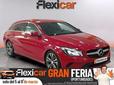 Usado Mercedes CLA200 Shooting Brake 136 CV (100 kW) 2017 Rojo Familiar