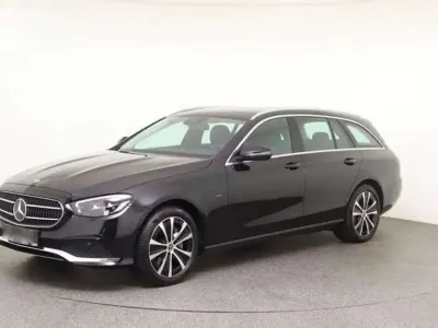 Usado Mercedes E300 211 CV (155 kW) 2021 Negro Familiar