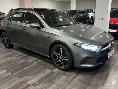 Usado Mercedes A250 218 CV (160 kW) 2020 Gris / plata Berlina