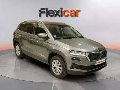 Usado Skoda Karoq 150 CV (110 kW) 2024 Gris SUV