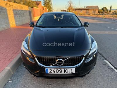 Negro Usado 2018 Volvo V40 Momentum Berlina | 15.200 € (Precio justo)