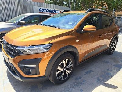 Usado Dacia Sandero Comfort 101 CV (74 kW) 2021 Naranja Berlina