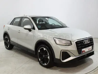 Usado Audi Q2 S-Line 116 CV (85 kW) 2025 Gris / plata SUV