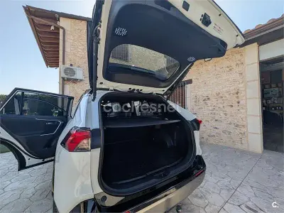 Usado Toyota RAV4 Hybrid Style 218 CV (160 kW) 2024 Blanco SUV