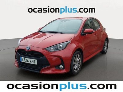 Rojo Usado 2024 Toyota Yaris Hybrid Active Utilitario | 16.910 € (Buen precio)