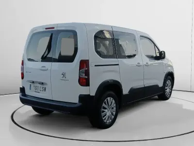 Usado Peugeot Rifter Active 110 CV (80 kW) 2021 Blanco Monovolumen