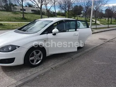 Begagnad Seat Leon Style 105 HK (77 kW) 2010 Vit Halvkombi