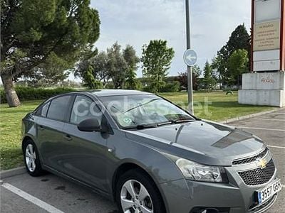 Usado Chevrolet Cruze LS 150 HP (110 kW) 2009 Cinzento Sedan