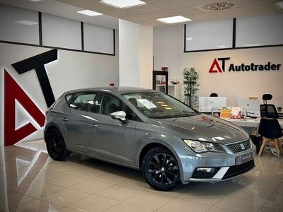 Usado Seat Leon Reference 110 CV (80 kW) 2018 Gris Utilitario
