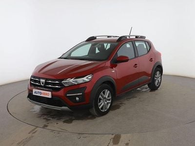 Rojo Usado 2022 Dacia Sandero Comfort SUV | 15.499 € (Precio justo)