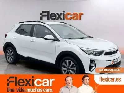 Usado Kia Stonic 84 HP (61 kW) 2022 Branco SUV