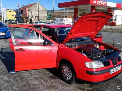 Rojo Usado 2001 Seat Ibiza Stella Berlina | 2000 € (Un poco caro)