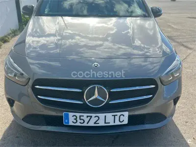 Usado Mercedes B180 109 CV (80 kW) 2019 Gris / plata Utilitario