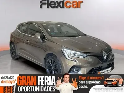 Käytetty Renault Clio V Zen 130 HP (95 kW) 2020 Ruskea Sedan
