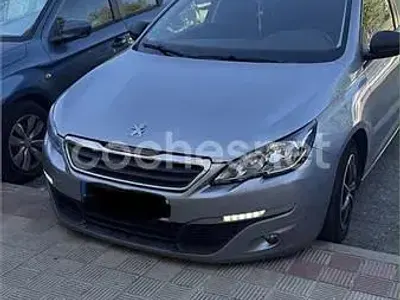 Usado Peugeot 308 Active 100 CV (73 kW) 2016 Gris / plata Berlina