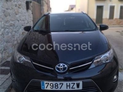 Toyota Auris Hybrid