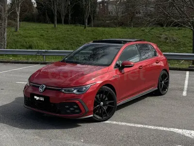Usado VW Golf VIII GTI 245 CV (180 kW) 2021 Rojo Berlina