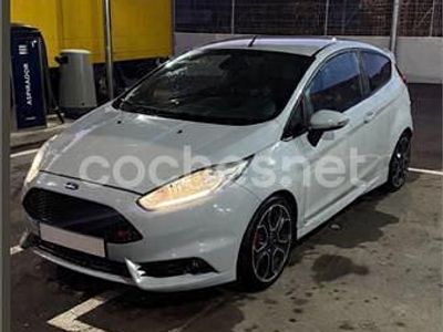 Usado Ford Fiesta ST 200 CV (147 kW) 2016 Gris / plata Berlina