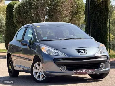 Usado Peugeot 207 120 CV (88 kW) 2007 Plateado