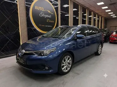 Usado Toyota Auris Hybrid
