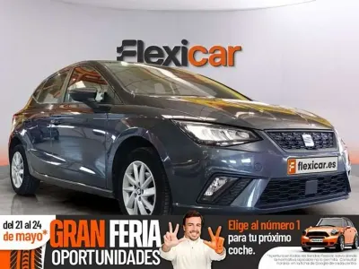 Usado Seat Ibiza Style 80 HP (58 kW) 2023 Cinzento Citadino
