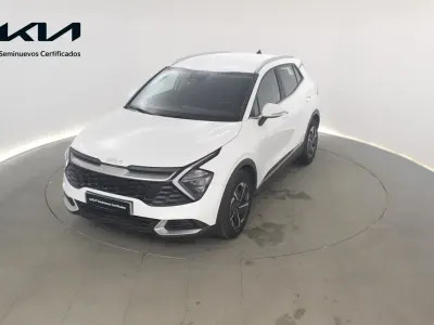 Usado Kia Sportage 150 CV (110 kW) 2024 Deluxe white SUV