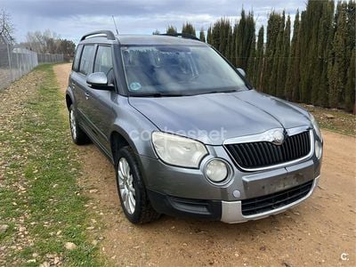 Usado Skoda Yeti Elegance 105 CV (77 kW) 2010 Gris / plata SUV