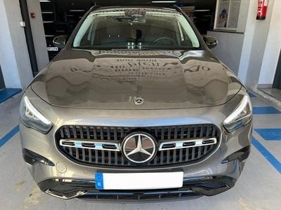 Usado Mercedes GLA200 163 CV (119 kW) 2025 Gris / plata SUV
