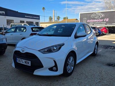 Usado Toyota Yaris 125 CV (91 kW) 2022 Blanco Utilitario