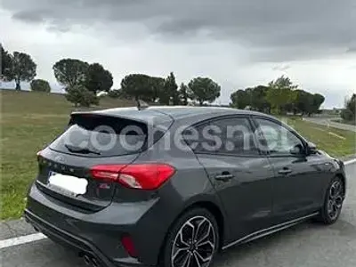 Usado Ford Focus ST-Line 125 CV (91 kW) 2019 Gris / plata Berlina