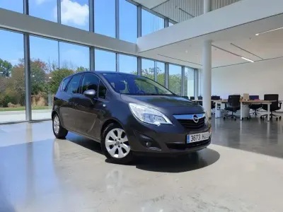 Usado Opel Meriva Cosmo 110 CV (80 kW) 2012 Gris Monovolumen