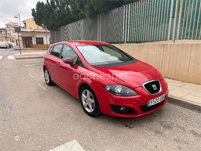 Usado Seat Leon Reference 90 CV (66 kW) 2010 Rojo Berlina