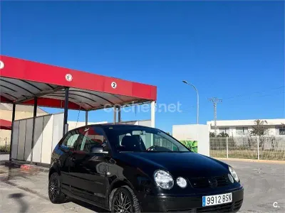 Usado VW Polo Trendline 75 HP (55 kW) 2002 Preto Sedan