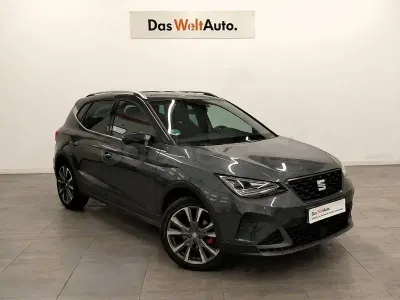 Usado Seat Arona FR 150 CV (110 kW) 2025 Gris / plata SUV