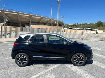 Usado Renault Captur 90 CV (66 kW) 2015 Negro SUV