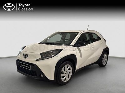 Usado Toyota Aygo X Play 72 CV (52 kW) 2023 Blanco SUV