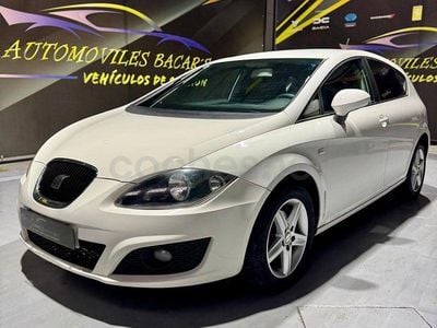 Usado Seat Leon Style 105 CV (77 kW) 2011 Blanco Berlina