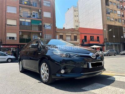 Toyota Auris Hybrid