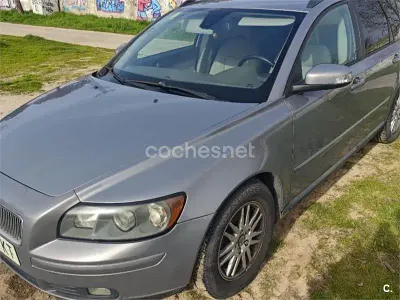 Usado Volvo V50 Kinetic 109 CV (80 kW) 2007 Gris / plata Familiar