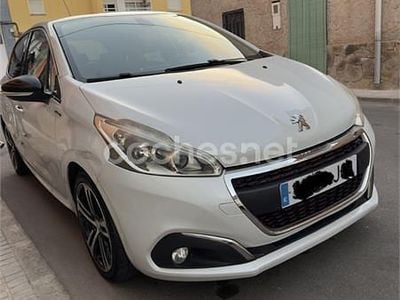 Usado Peugeot 208 GT-line 110 CV (80 kW) 2015 Blanco Utilitario